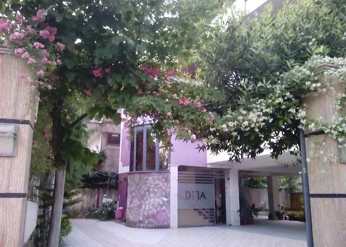 Deja 3* تيرانا