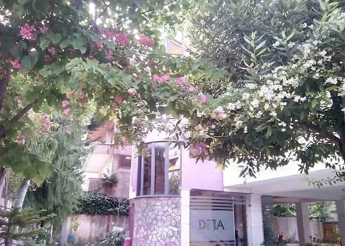 Deja 3* تيرانا